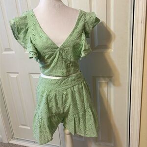 Cute 2 Piece Mint Green Eyelet Shorts Outfit BCBGenetation NWT New With Tags